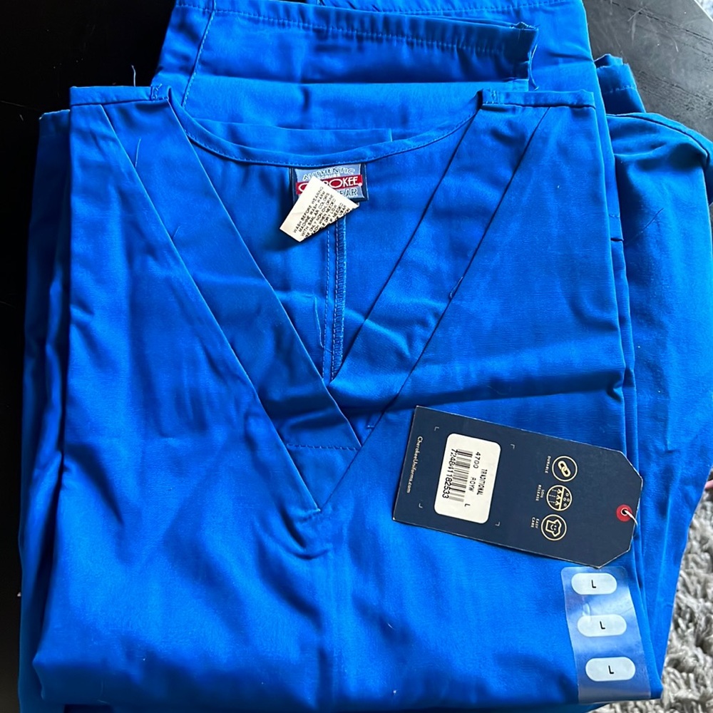 Women’s Scrub Tops